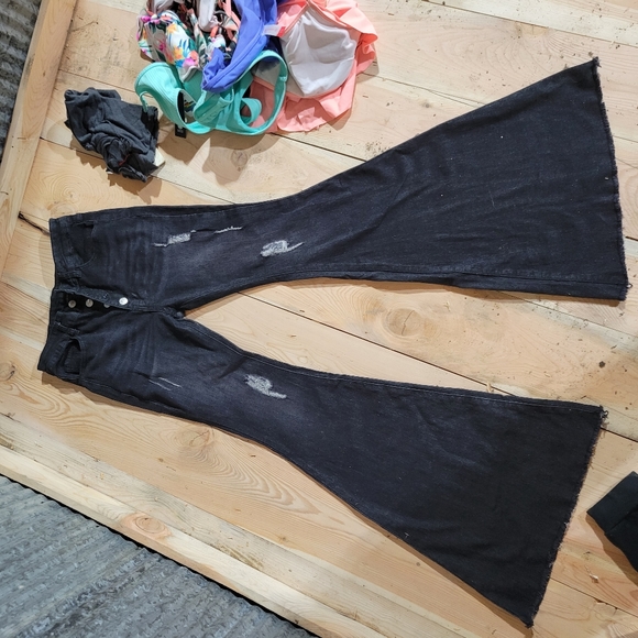 SHEIN Denim - Size 28R black jeans, NWOT